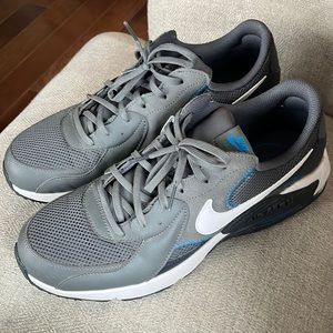 Men’s Nike Max sneakers size 11